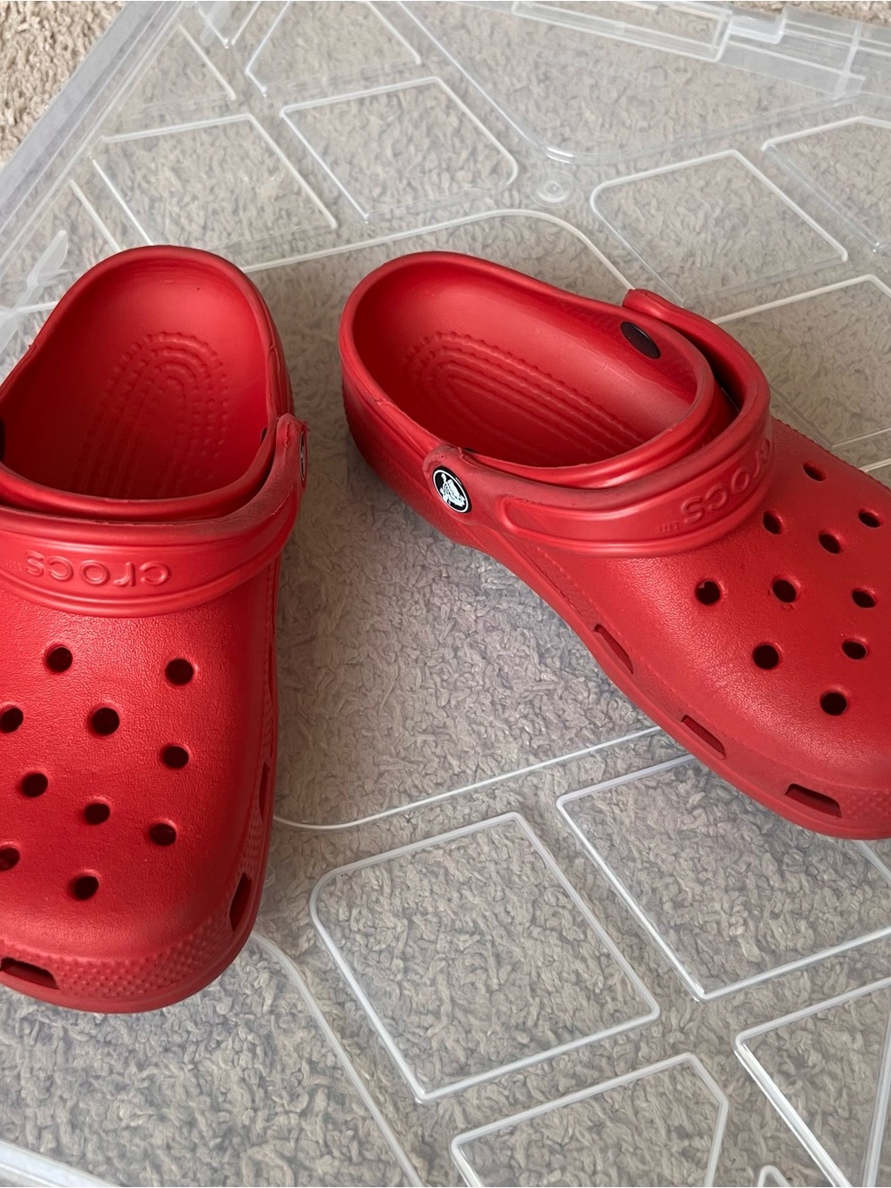 CROCS Classic Clog in Red Size 4M 6W
